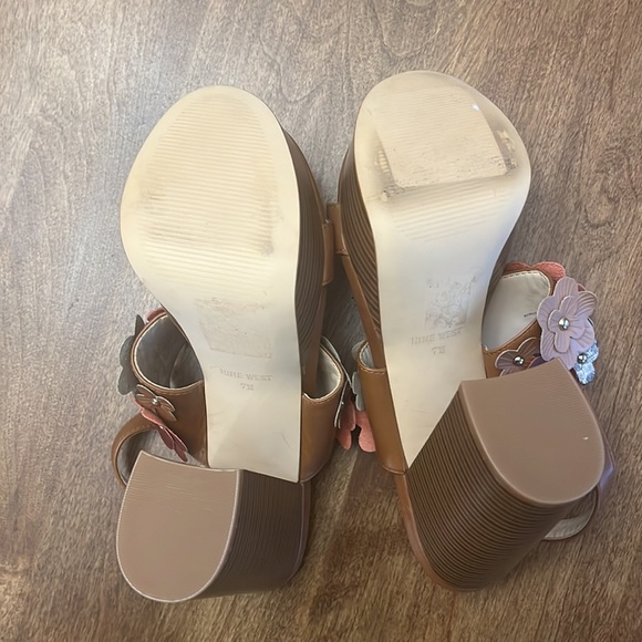 Brand new Nine West shoes I recently bought from another buyer on Poshmark! - Picture 4 of 4